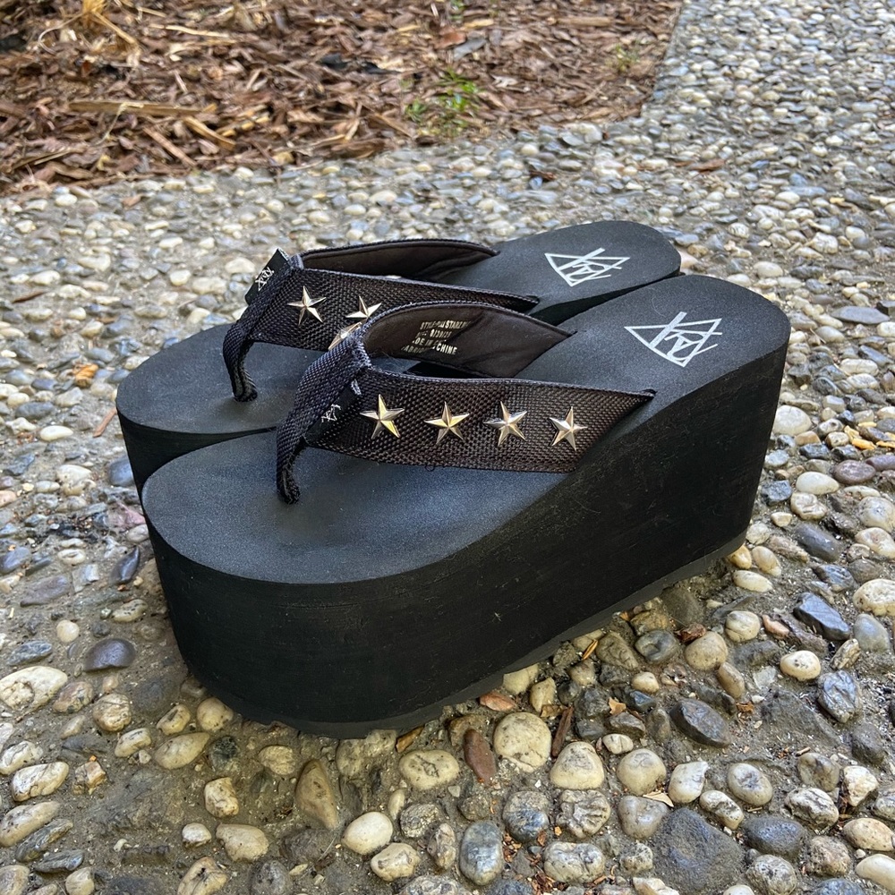 *AS-IS* YRU Pixie Star Platform Sandals